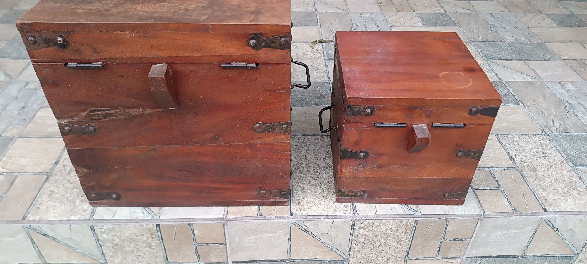 Продам  сундук ,короб, дерево, ковка