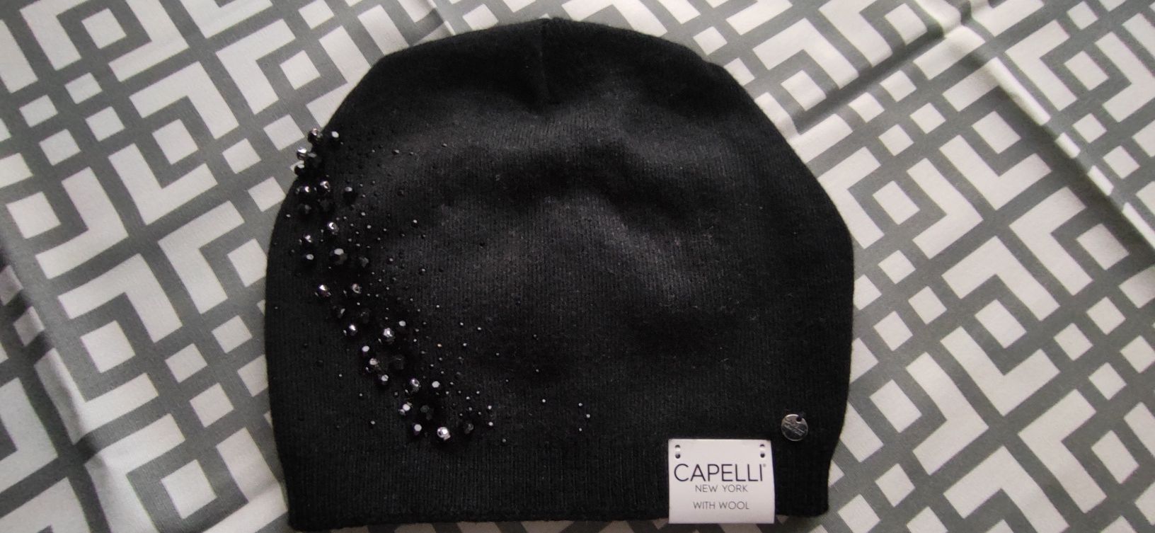 Czarna ciepła czapka z wełną - Capello