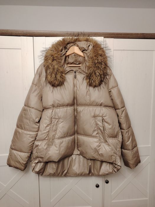 Paka ubrań damskich do dalszej odsprzedaży