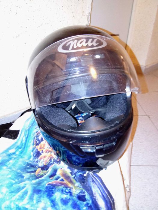 Capacete "NAU" preto em bom estado, pouco usado tamanho S