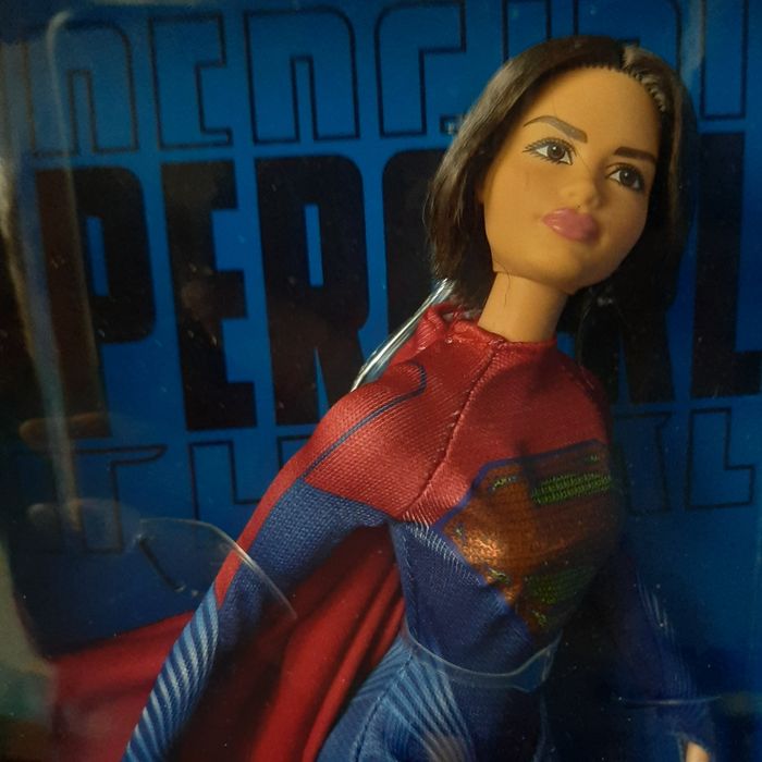 Продам барби супердевушку Barbie Signature Supergirl