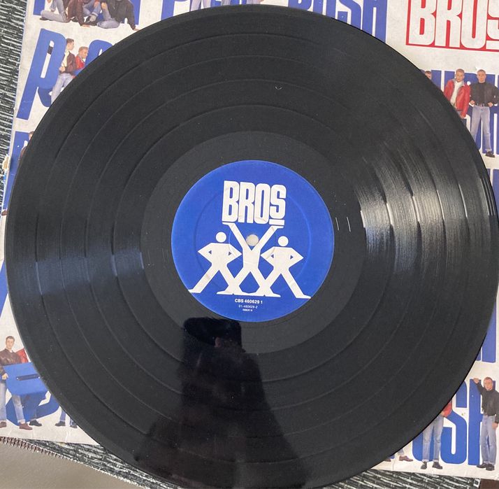Bros vinyl album push