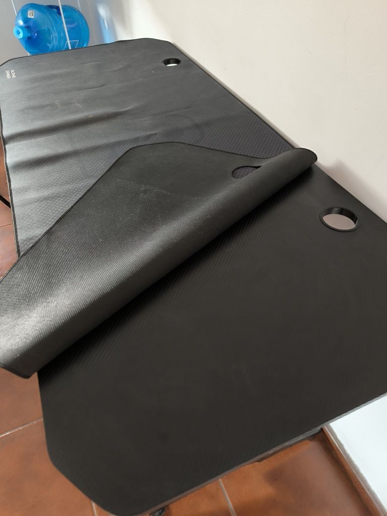Mesa Gamer 5 meses uso