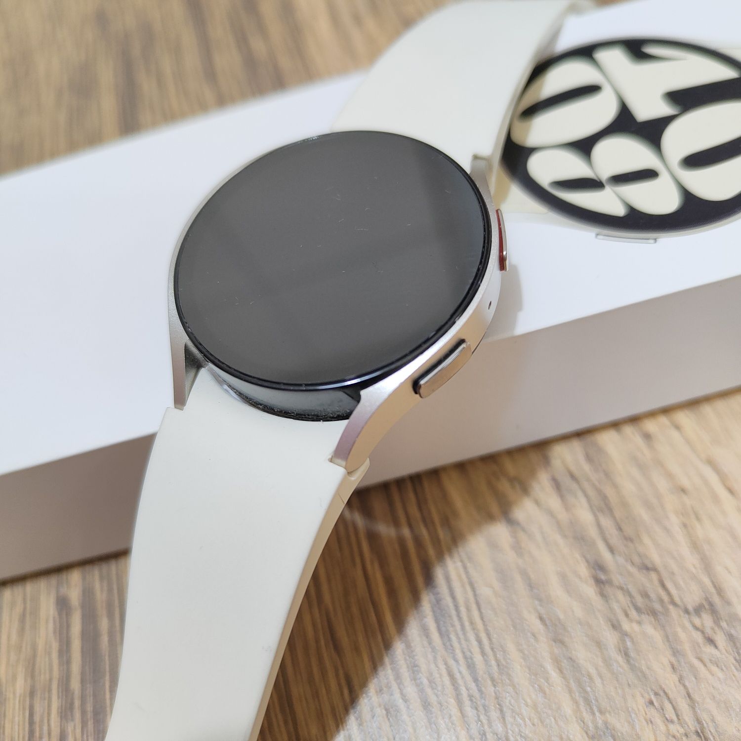 Смарт-годинник Samsung Galaxy Watch 6 40mm eSIM, на гарантії +1 рік