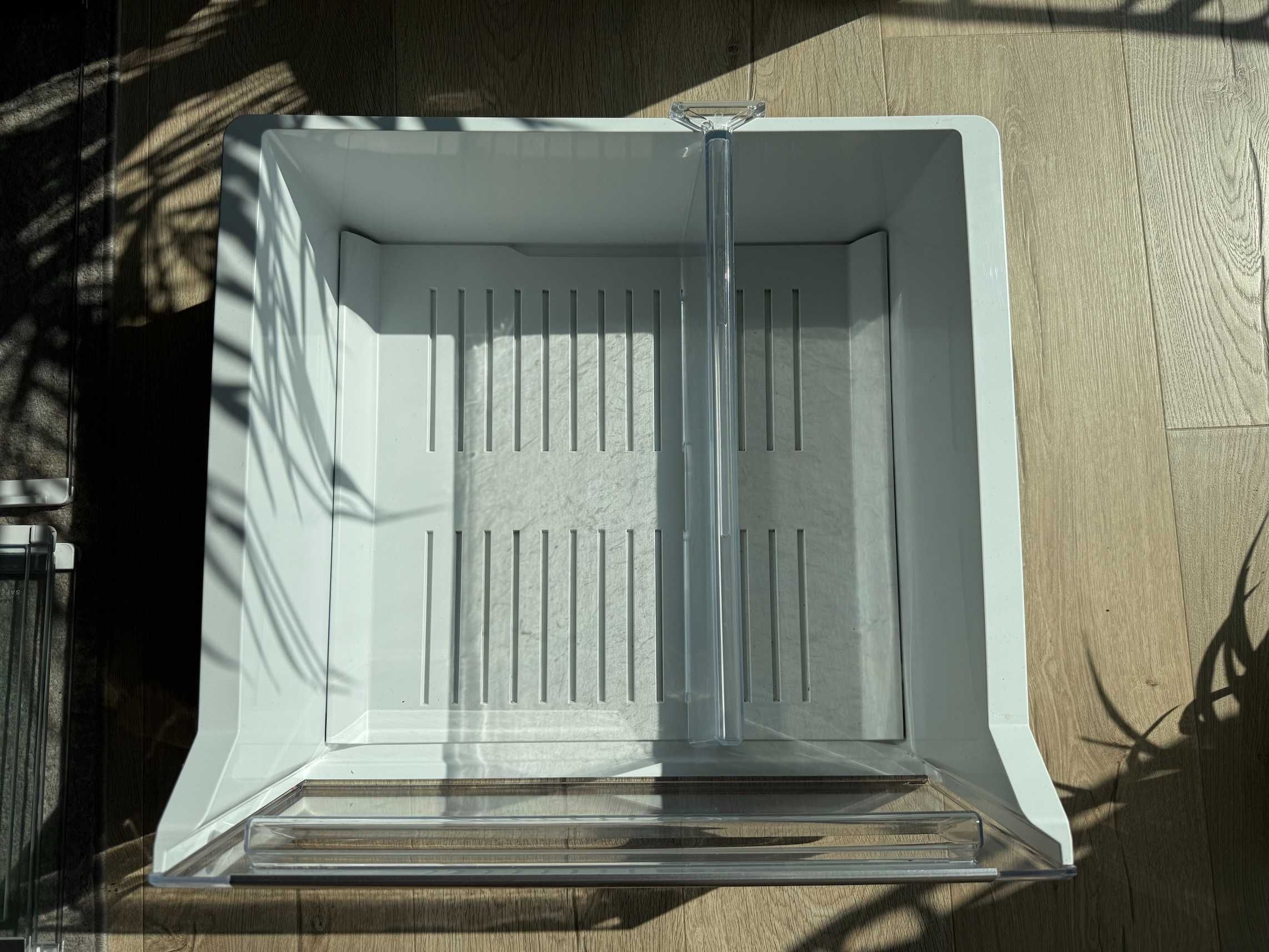 Szuflada chłodziarki na warzywa Electrolux ENS6TE19S z przegrodą