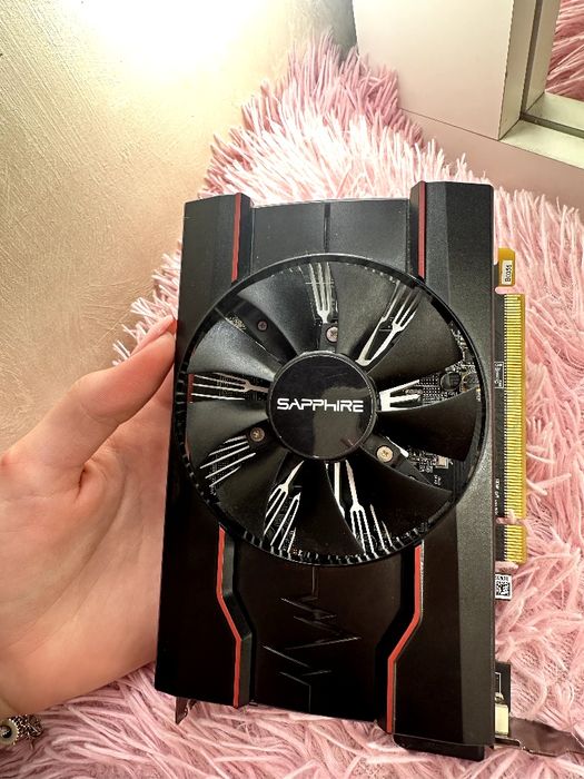 Sapphire RX 550 (2 gb)