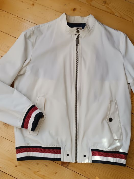 Продам фірменну куртку на осінь з підкладкою