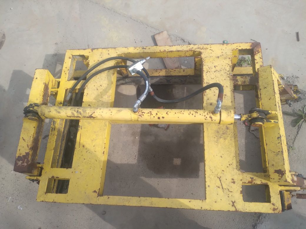 Chwytak hydrauliczny do bloczkow betonowych
