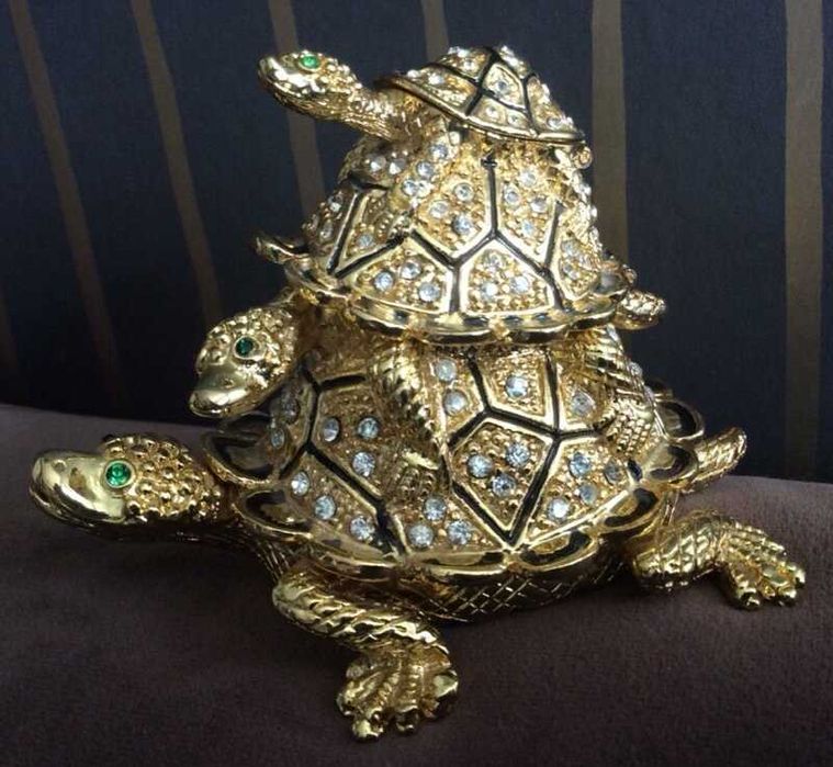 Шкатулка для ювелирных изделий