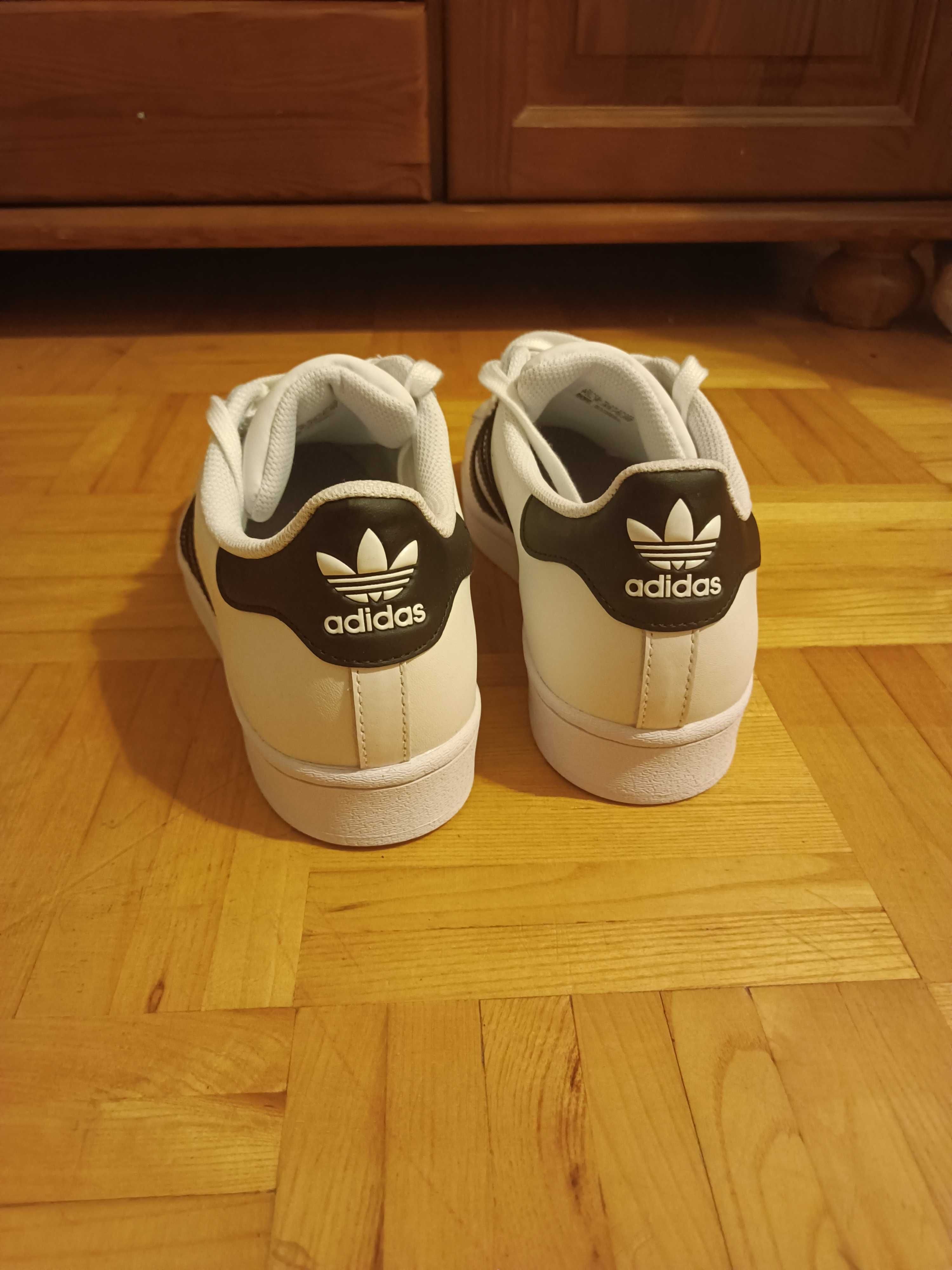 Nowe buty sportowe męskie Adidas Superstar EG4958, rozmiar 42