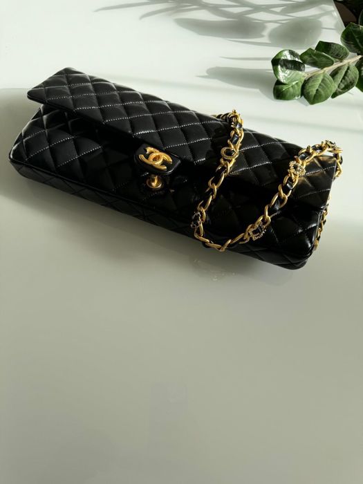 Ponadczadowa kopertówka Chanel