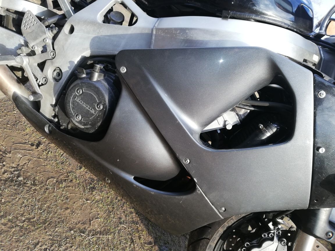 Cbr 900 rr SC 33 rok 99 plug