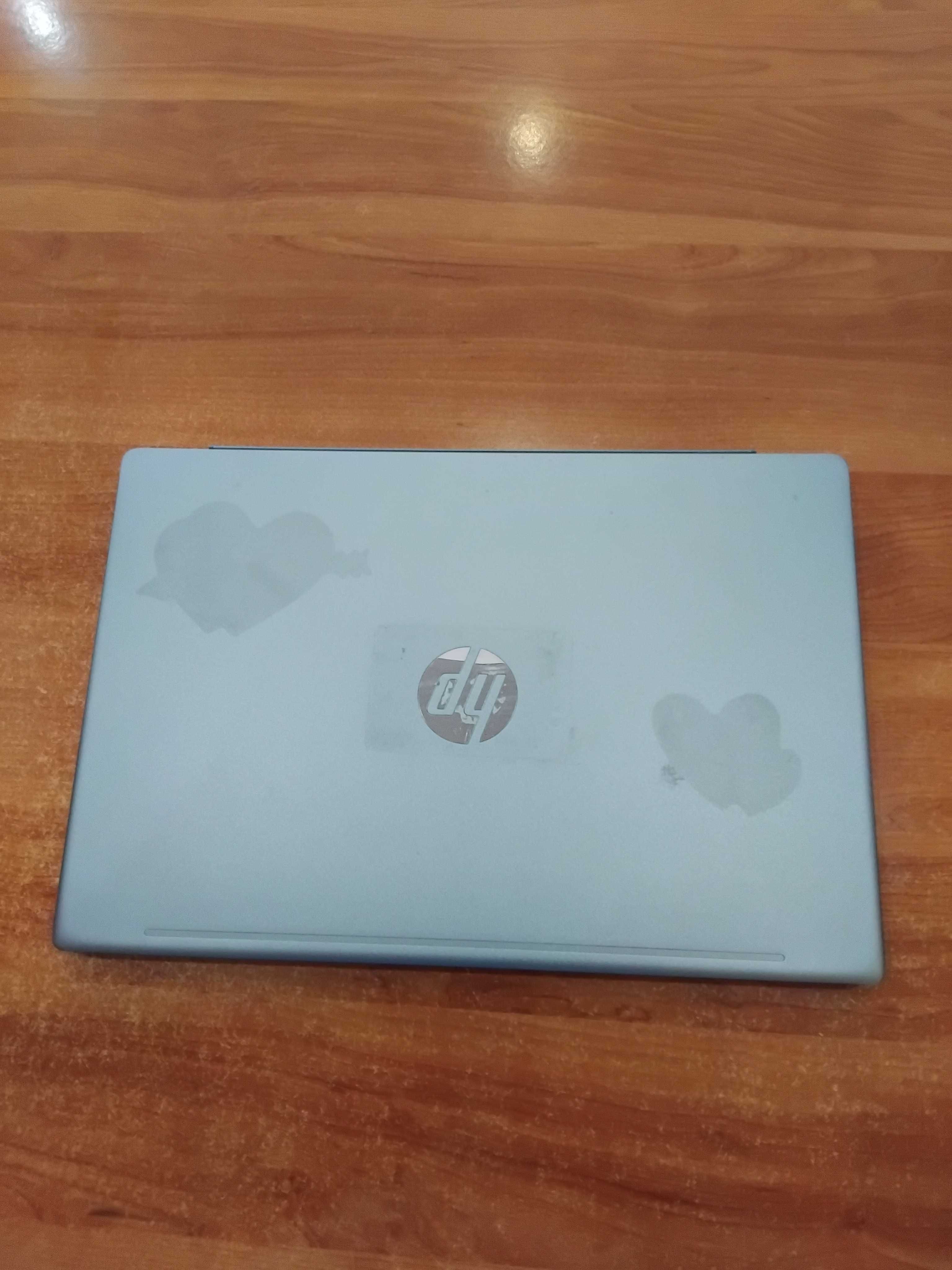 Portátil HP Pavilion - 14-ce0007
