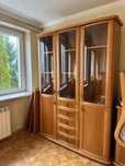 Zestaw mebli drewnianych do salonu lub jadalni