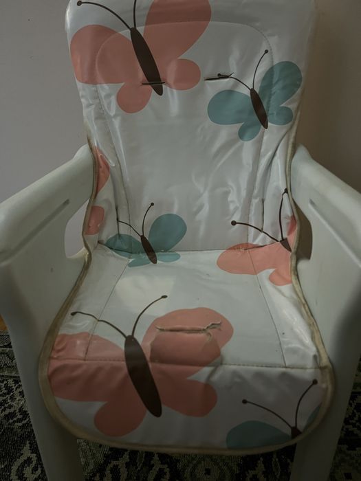 Стілець для годування