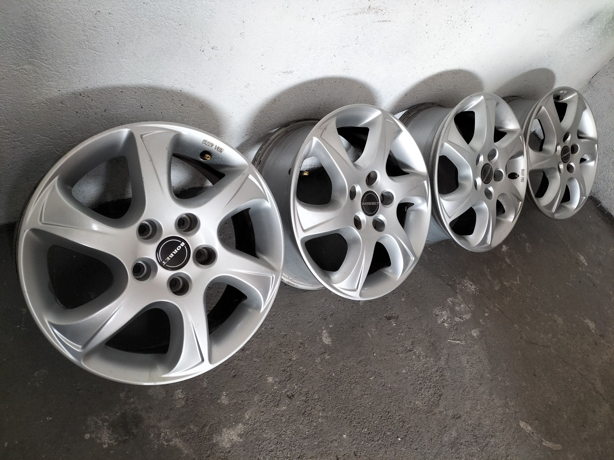 Felgi aluminiowe 16 cali Borbet 5x114.3 Kia Hyundai Renault Nissan