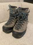 Salewa rozm. 40, 3F WS MTN TRAINER MID L buty w góry używane