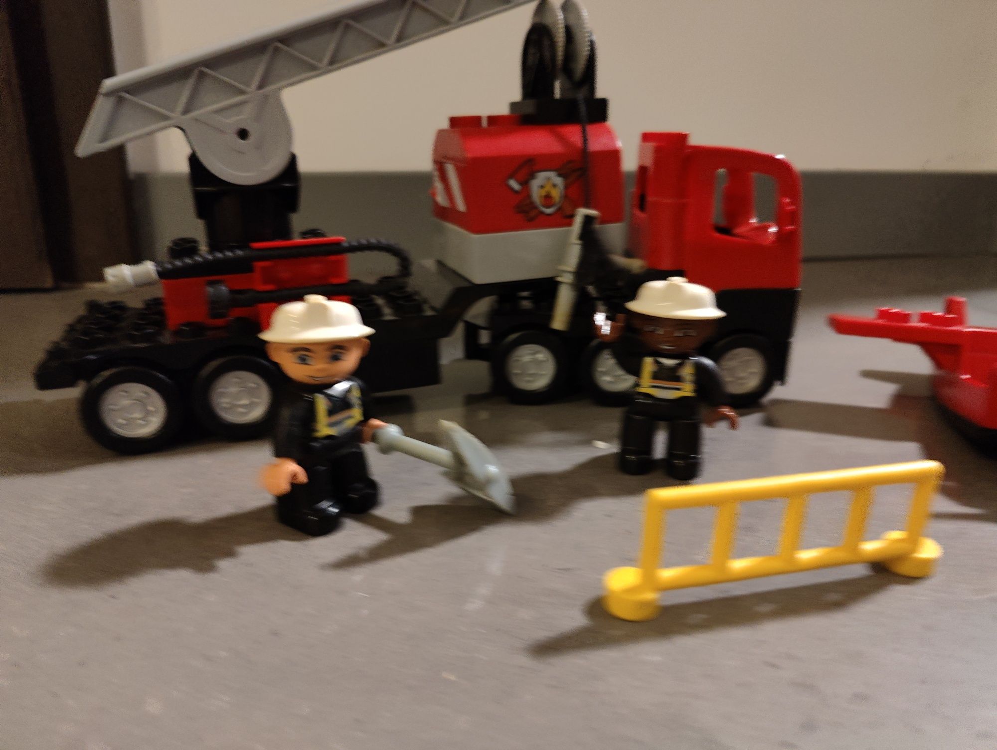 LEGO Duplo straż pożarna duża i samolot