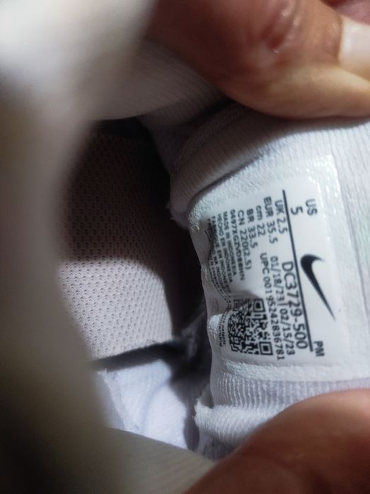 Кросівки NIKE 35.5