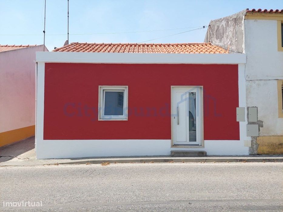 Moradia T2 pronta a habitar perto da Nazaré