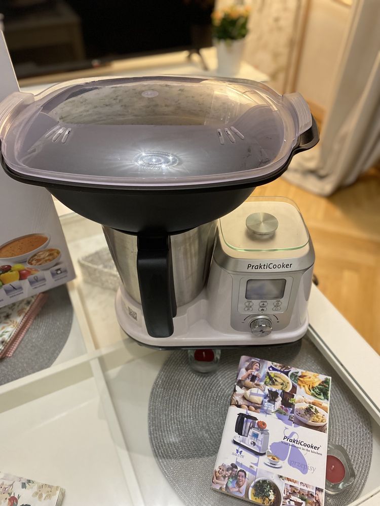 Wielofunkcyjny robot kuchenny PraktiCooker firmy Salute 1200 W