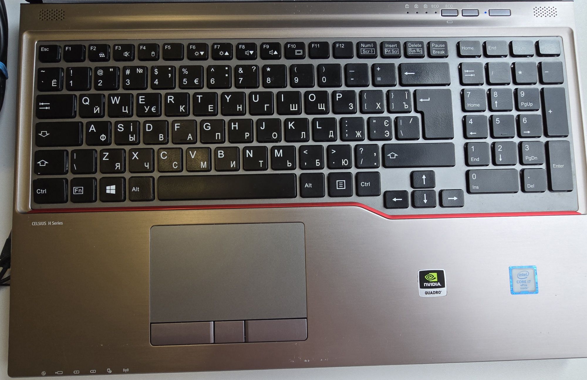 Fujitsu Celsius H770. NVME 1Тб +2HDD 2Тб. 4+1 Гб видео. 40Гб DDR4. LTE