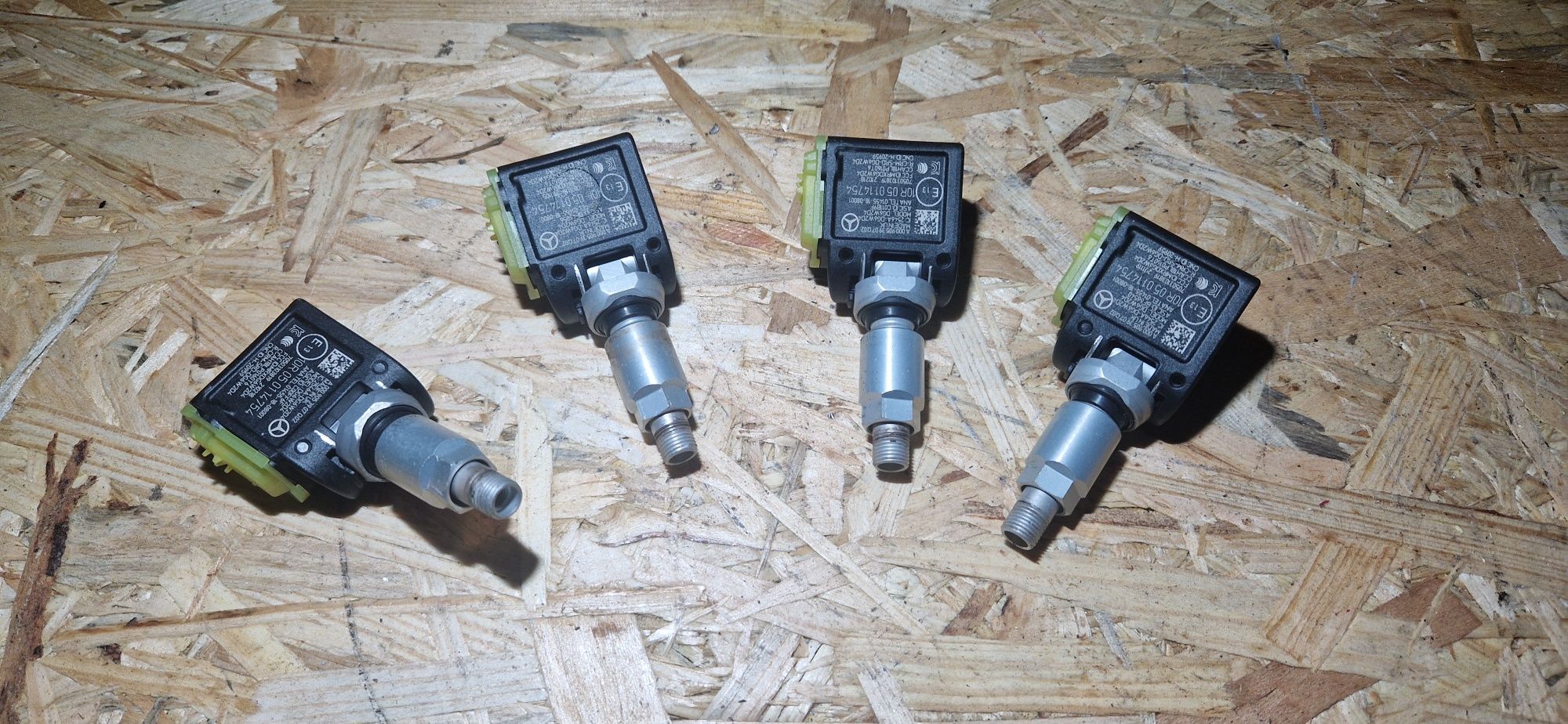 Czujniki ciśnienia TPMS Mercedes Schrader IC 2546A- DG6W2D4