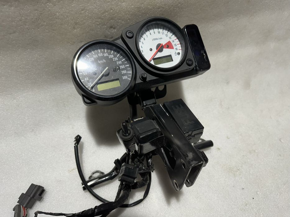 Licznik Zegary stelaż komplet Suzuki GSX-R 600 750 SRAD 96-00