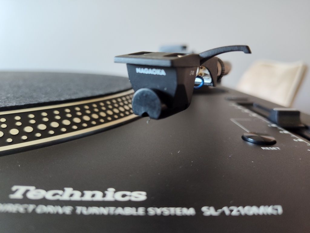 Gramofon Technics SL-1210MK7