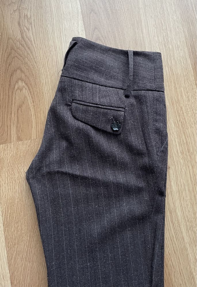 Brązowe spodnie cygaretki, delikatne paski, tally weijl, xxs
