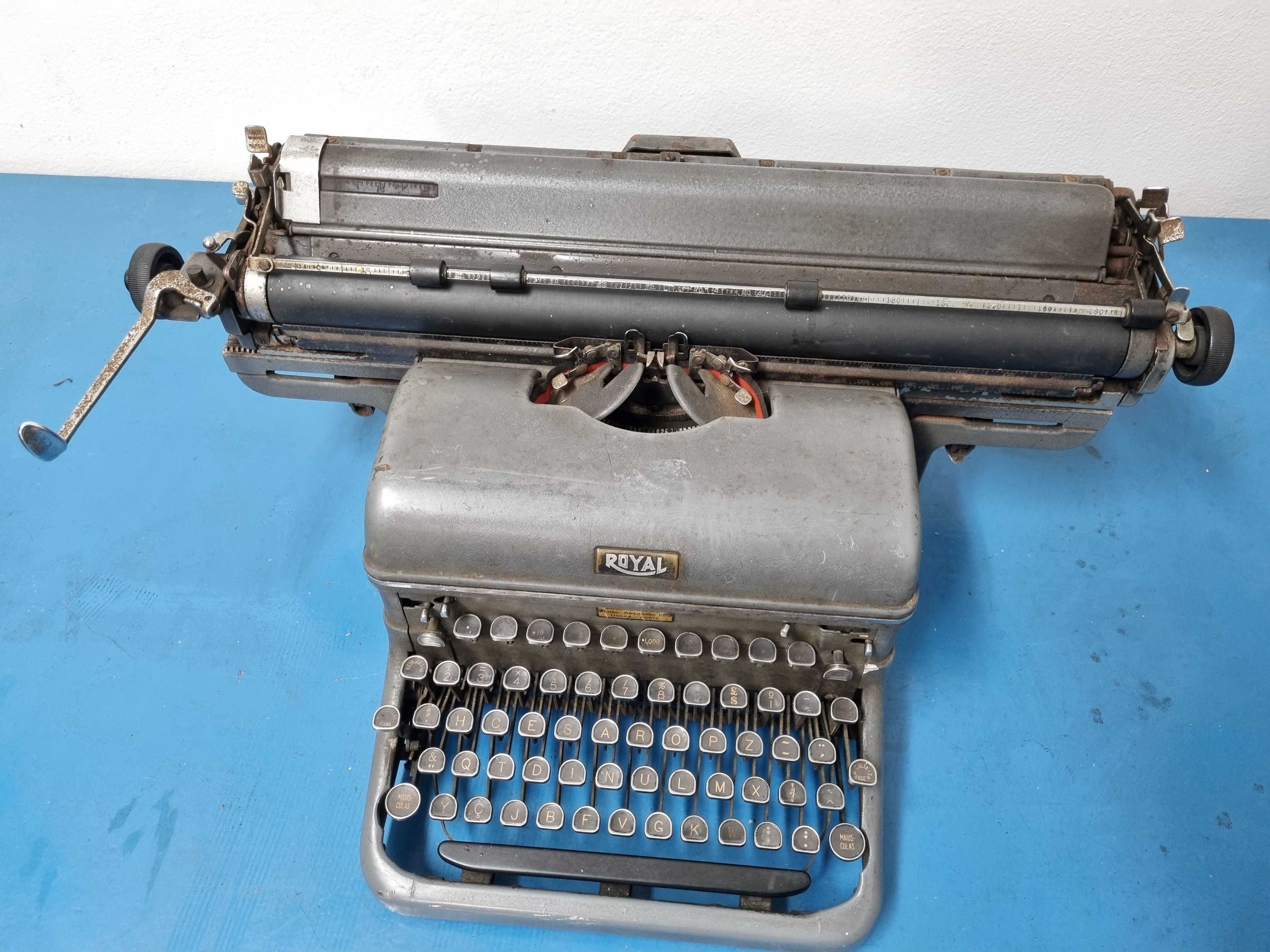 Maquina escrever ROYAL antiga