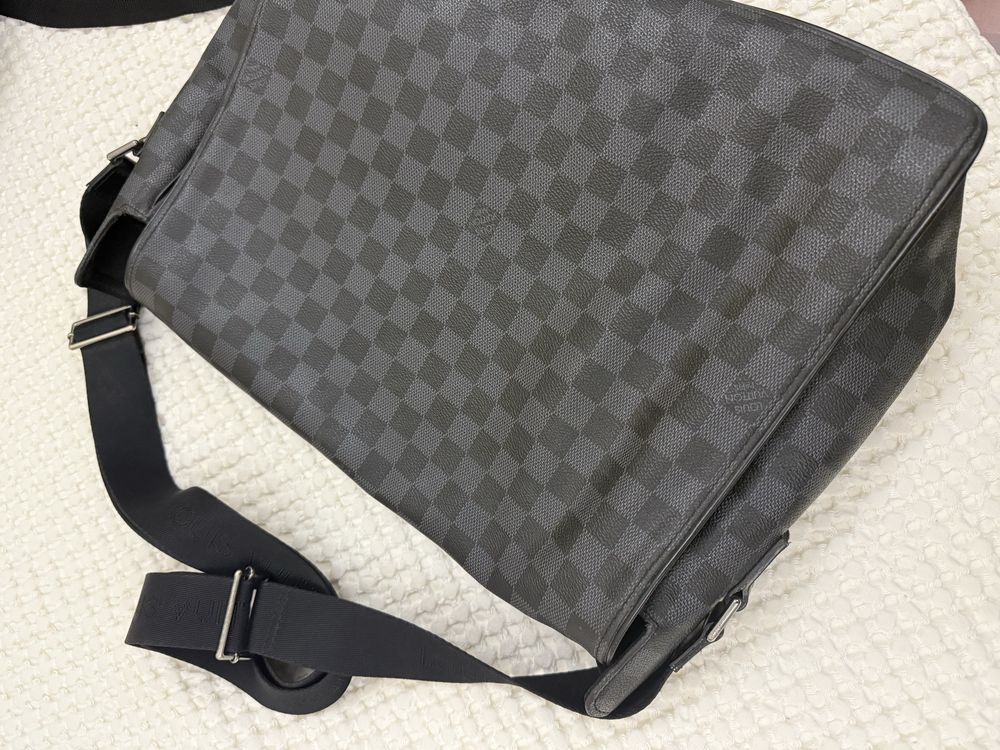 Louis Vuitton мужская сумка . Размер 30•40 см. Торг.