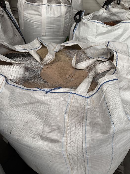 Oddam piasek kwarcowy, czesciowo do przesiania