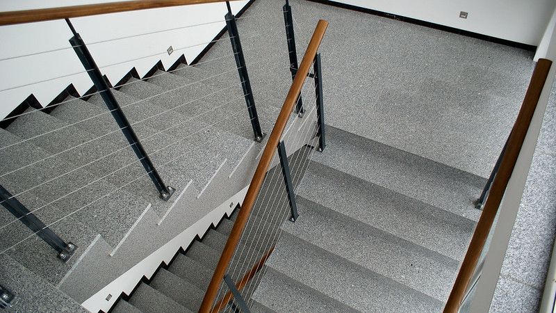 Schody z szarego granitu 150x33 zewnętrzne, wewnętrzne, gotowe stopnie