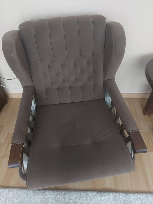 Komplet do salonu dwa fotele i jedna kanapa z funkcją spania