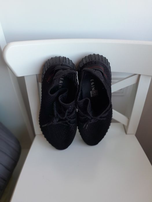 Buty sportowe Shein. Bardzo wygodne.