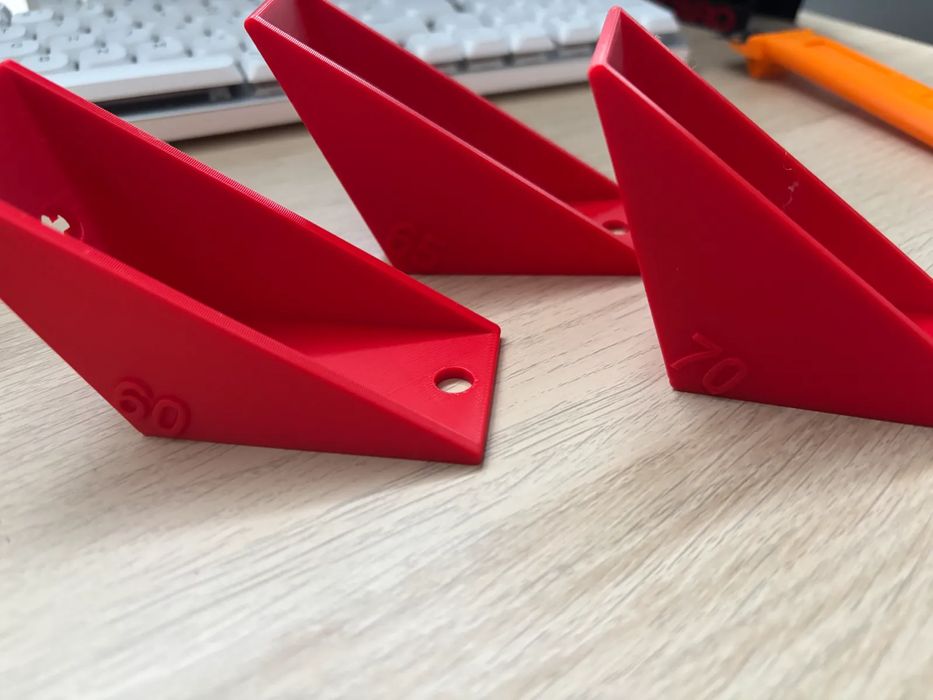 Suporte Triplo de Monitor para Sim Racing (Ângulos Variados)