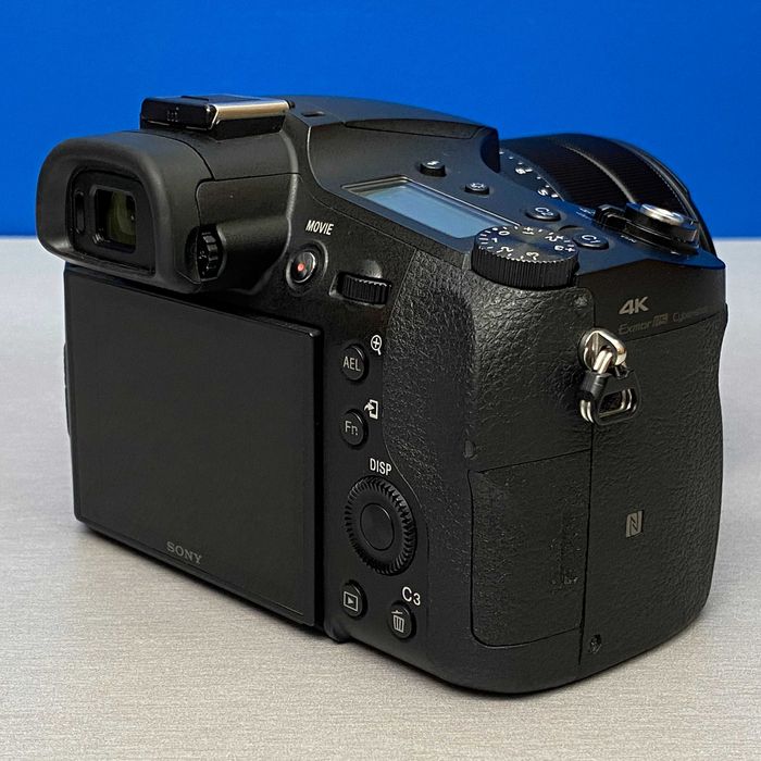 Sony Cyber-Shot DSC-RX10 IV (20.1MP)