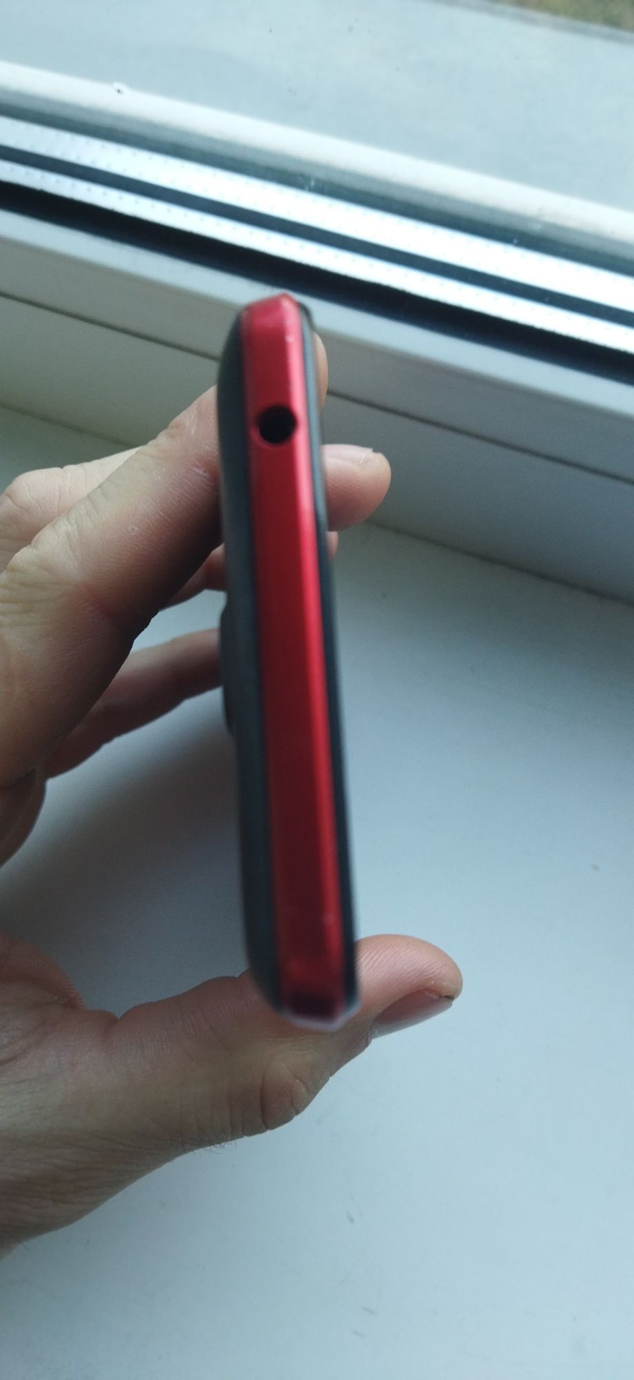 Мобільний телефон Philips Xenium V377 Dual Sim Black-Red