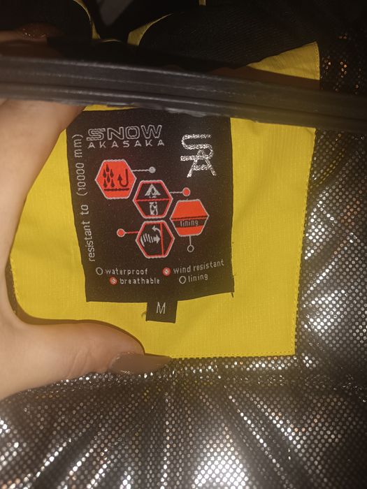 Продам жіночу термо куртку