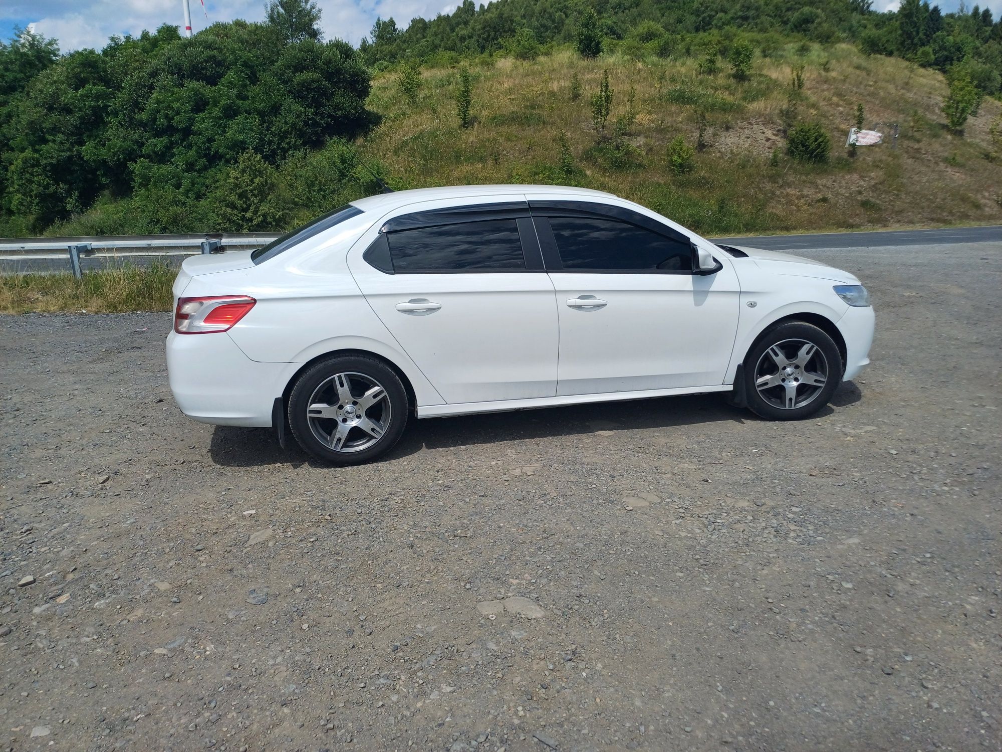 Peugeot 301 .                .