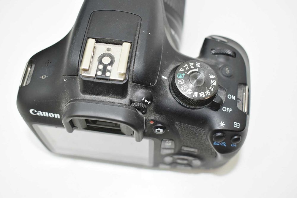 Aparat Canon EOS D2000 + 2 obiektywy + torba