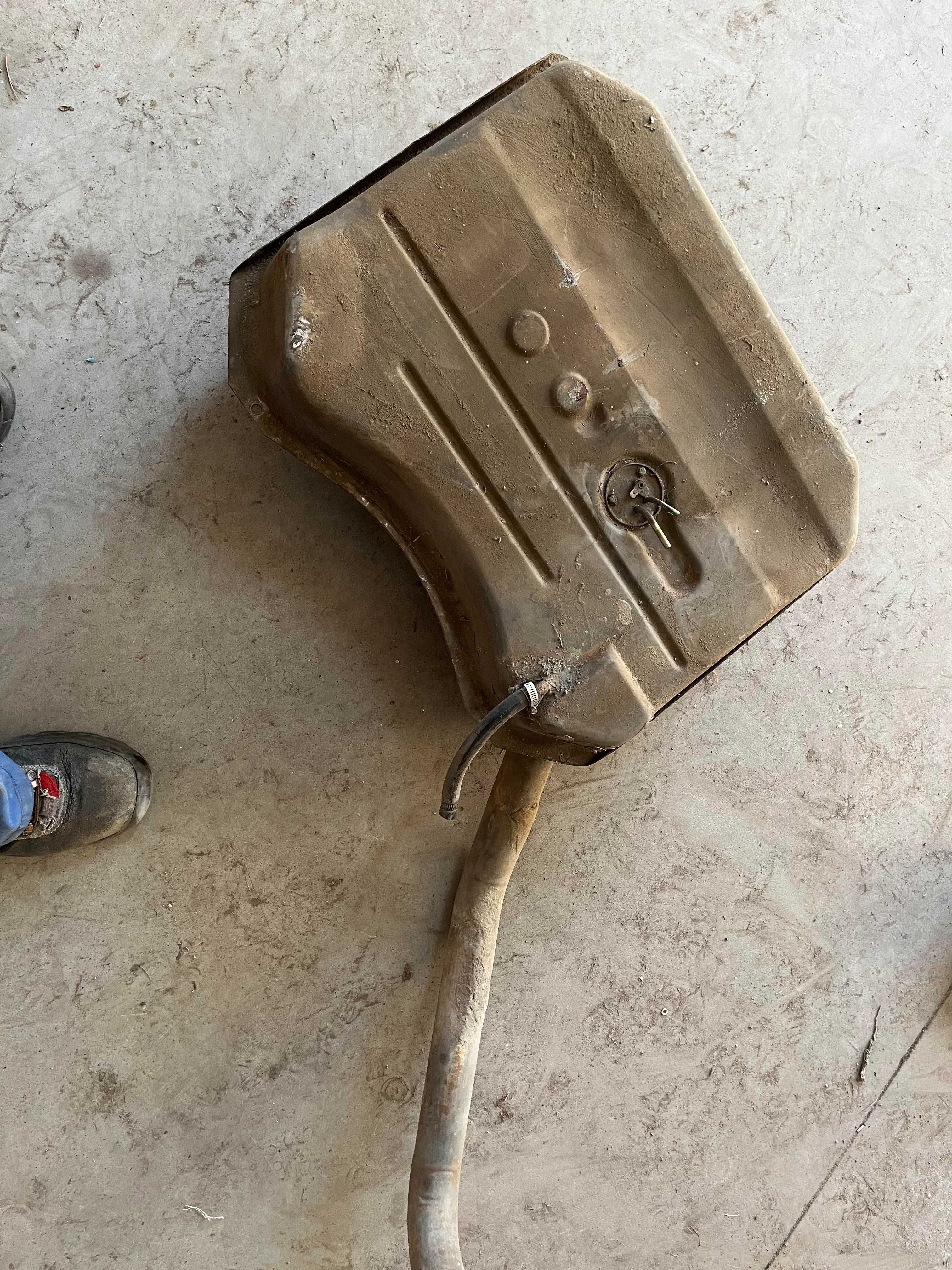 Vendo varias peças para a Renault 4L GTL