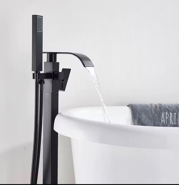 Напольный смеситель для ванны и душа