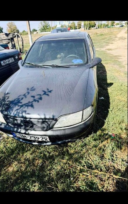 Опель вектра 1.6 б евро бляха , Сузукі 19992 року