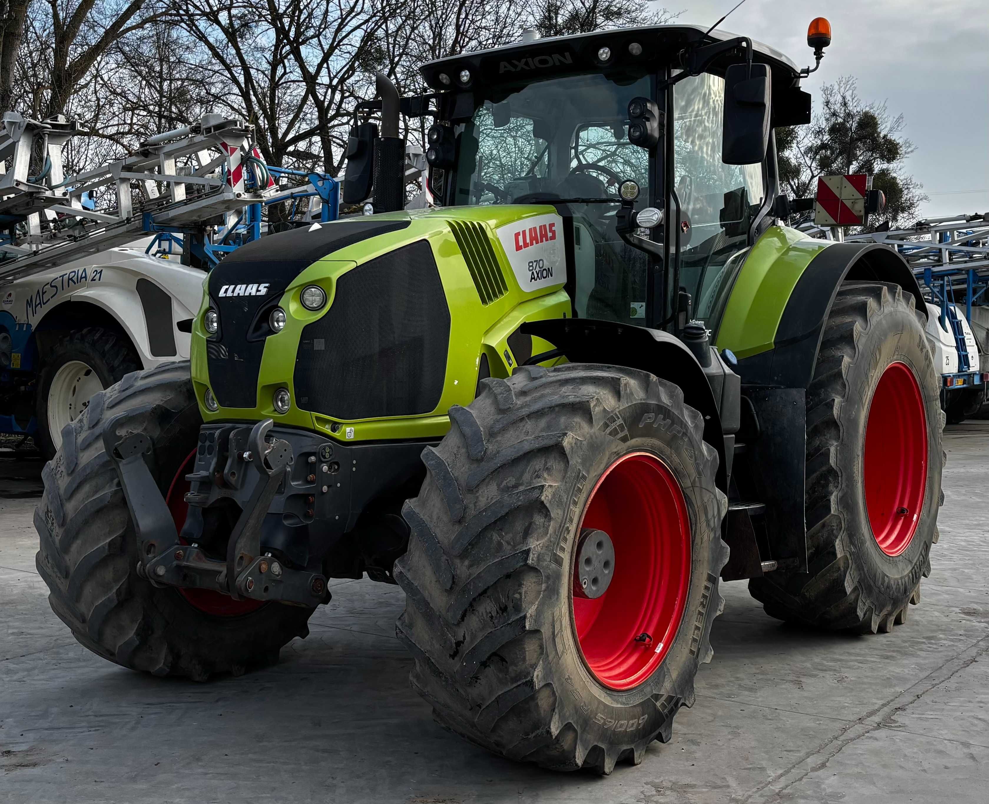 ciągnik Claas AXION 870