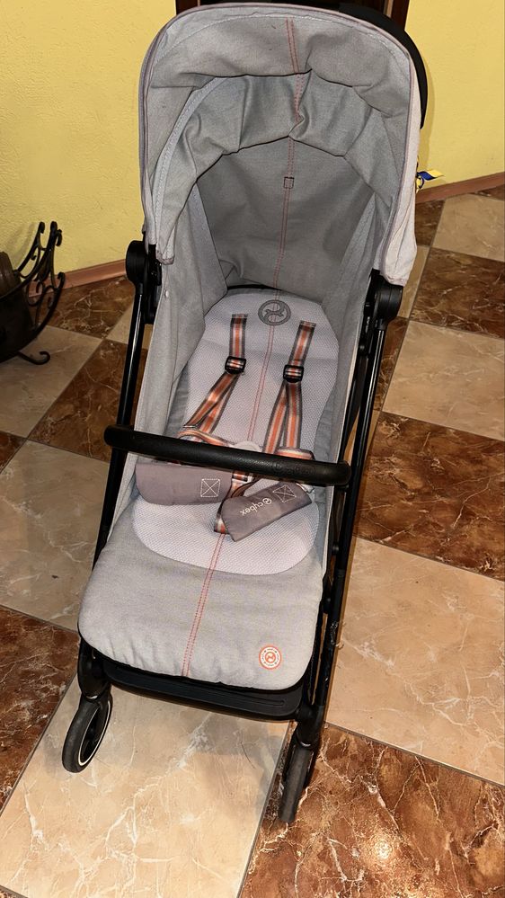 Прогулянковий візок Cybex Beezy