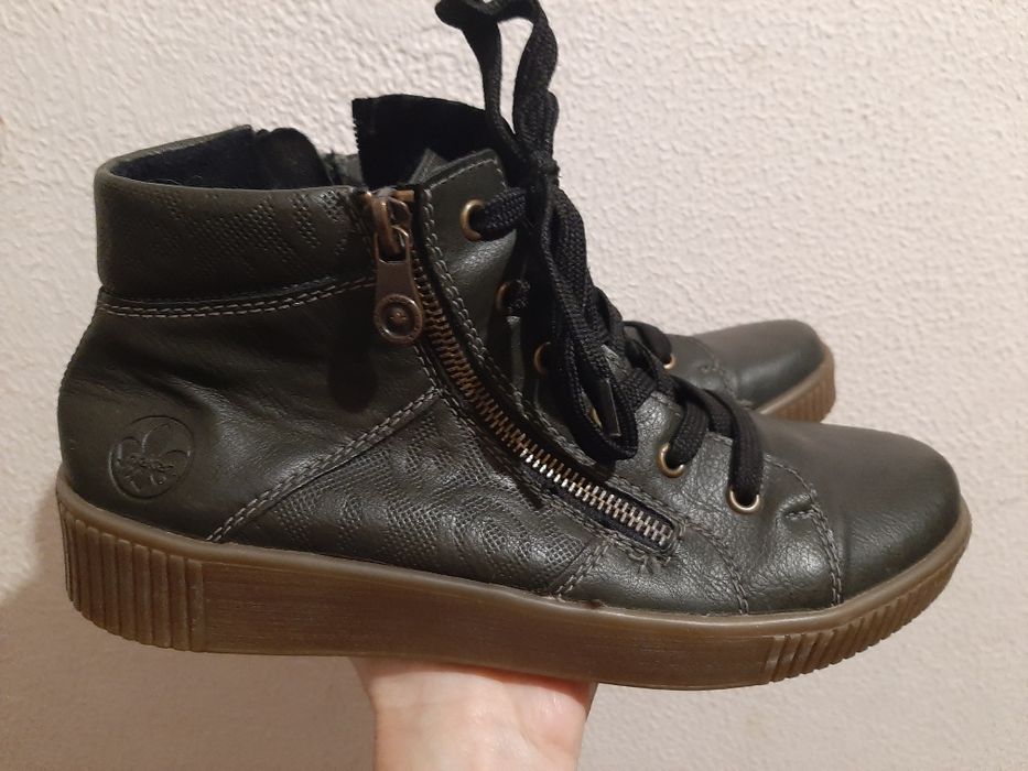 Женские ботинки зимние