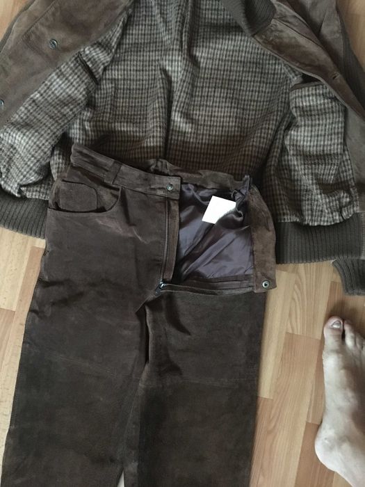 шкіряніий  одяг  ( куртки  плащ   взуття  )