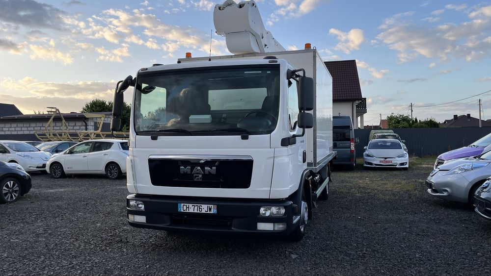 Автовишка MAN TGL 12.220